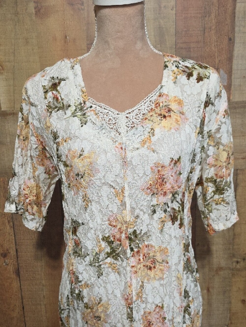 Floral Lace V-Neck Rayon Maxi Dress in Ivory and Peach - Picture 4 of 10